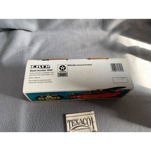 Texaco 1939 Dodge Airflow Tanker Bank Die-Cast Model Ertl Collectible Red - Picture 3 of 11